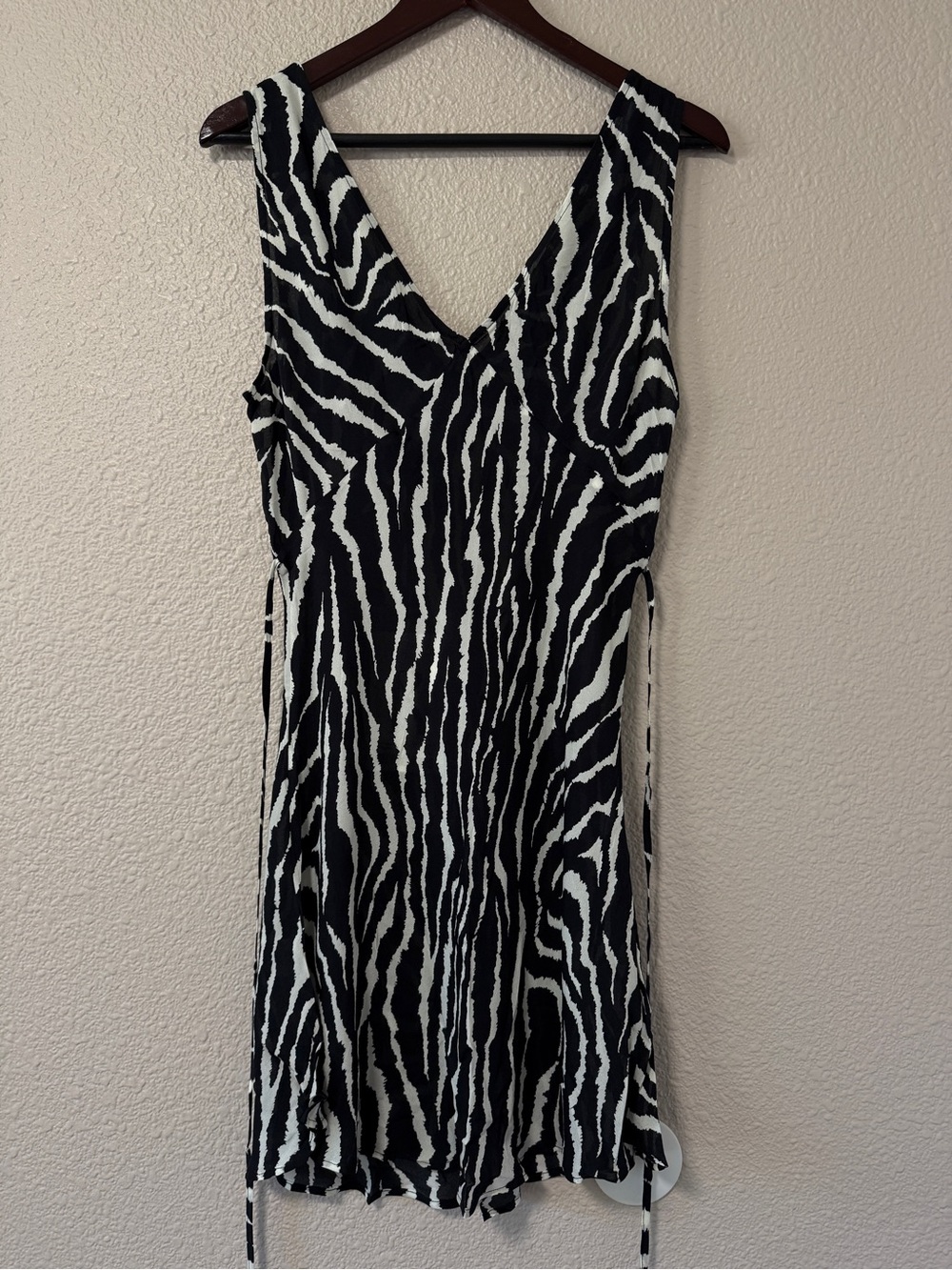 NWT Realisation Par Isabelli Mini Dress Zebra Print A-Line V-Neck EDC Dress L - Picture 11 of 12